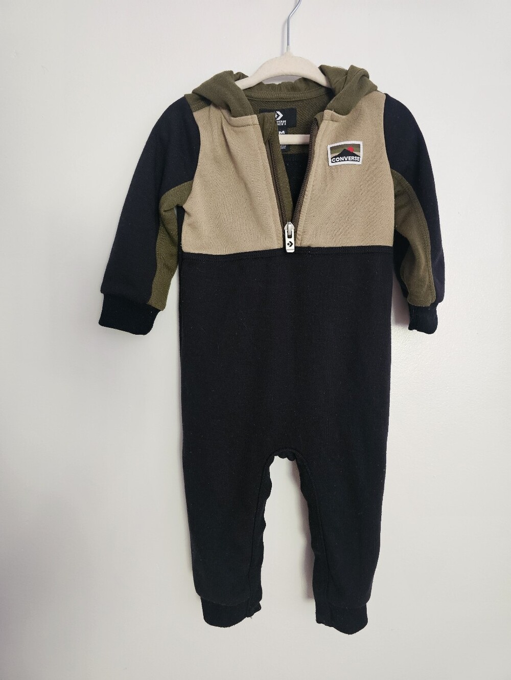 🧸2/20$ Converse Kids Baby One Piece Onesie 12M Hooded Zip-up
